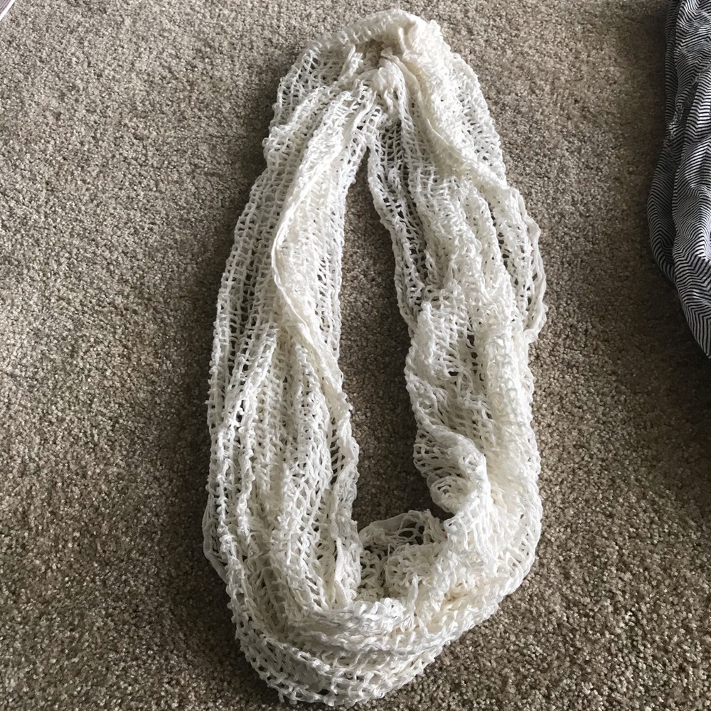 Vera wang infinity scarf